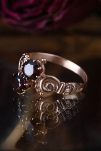 Victorian Garnet Toi et Moi Ring