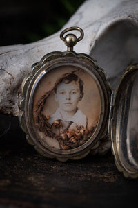 Victorian Mourning Locket with Photo and Pressed Flowers